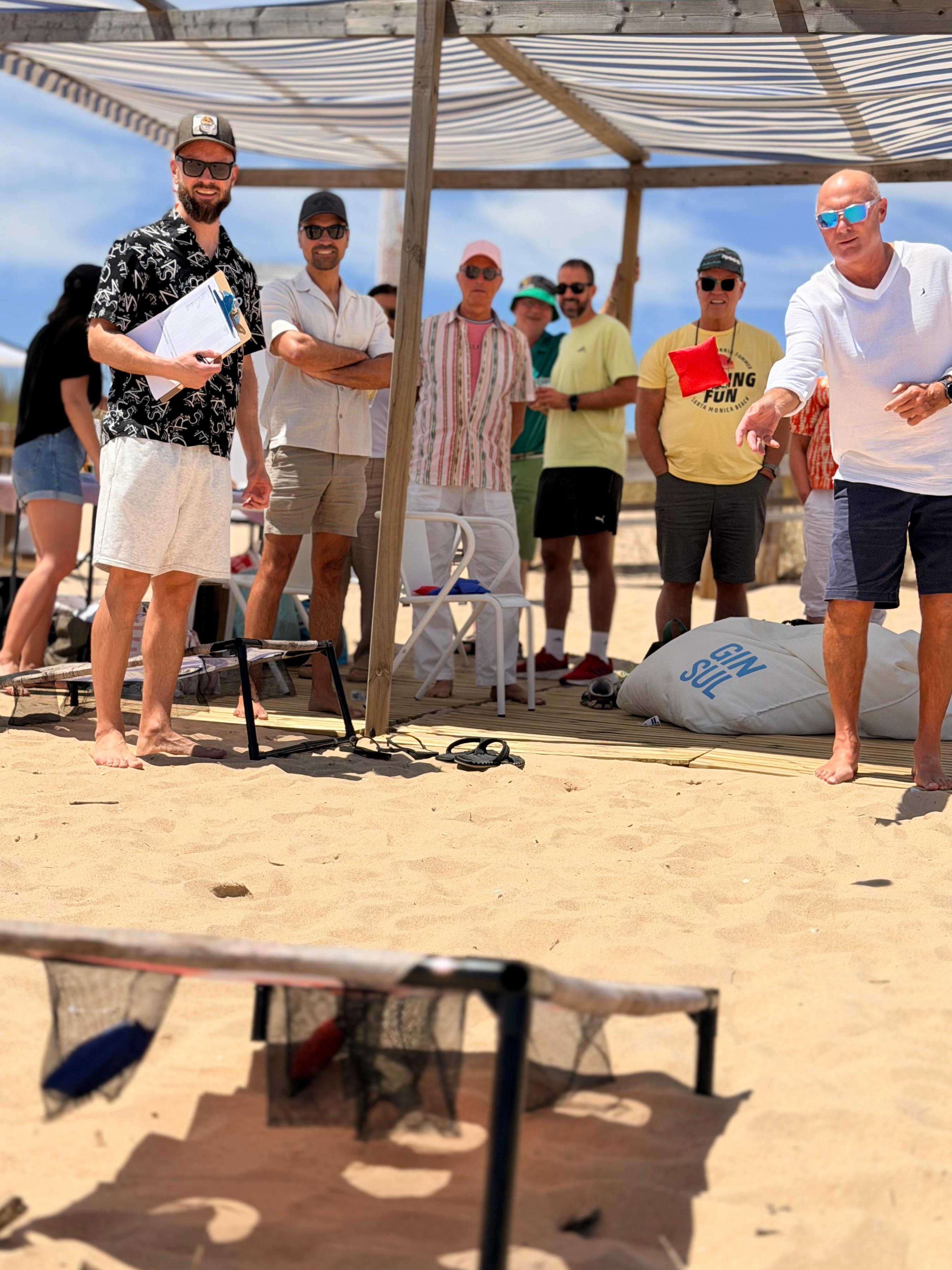 Cornhole em andamento.